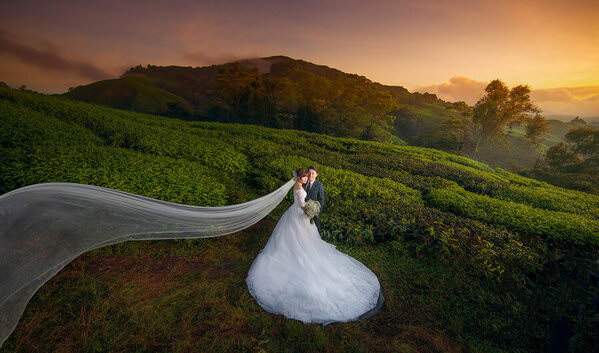 Photograph Pore Ooi Couple Together on One Eyeland
