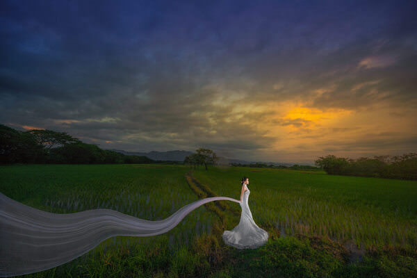 Photograph Pore Ooi Brides Alone on One Eyeland