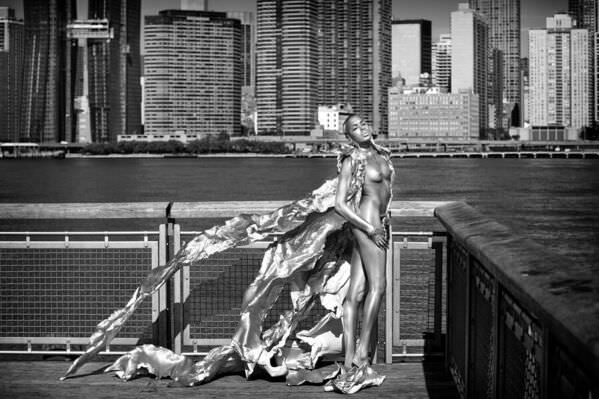 Photograph Roberto Manetta Ntc Silver Girl on One Eyeland