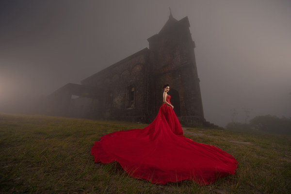 Photograph Pore Ooi Brides Alone on One Eyeland