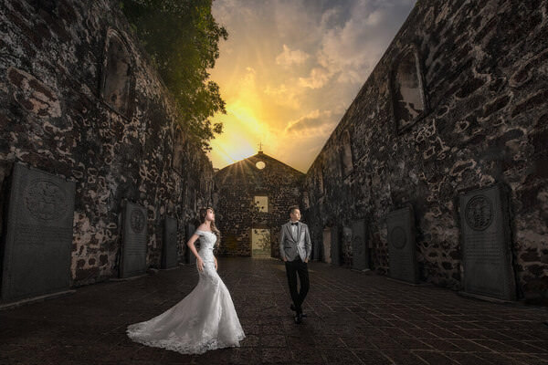 Photograph Pore Ooi Couple Together on One Eyeland