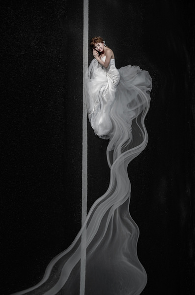 Photograph Pore Ooi Brides Alone on One Eyeland