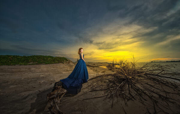 Photograph Pore Ooi Brides Alone on One Eyeland