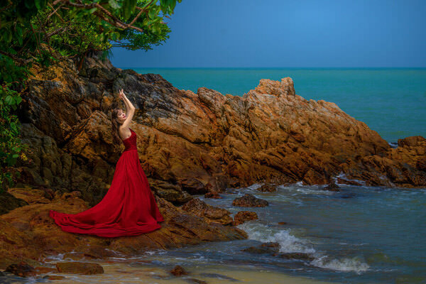 Photograph Pore Ooi Brides Alone on One Eyeland