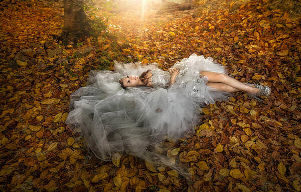 Photograph Pore Ooi Brides Alone on One Eyeland