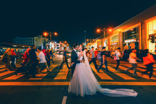 Photograph Pore Ooi Couple Together on One Eyeland