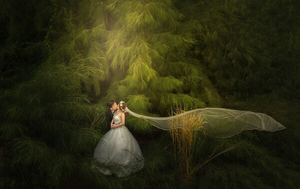 Photograph Pore Ooi Couple Together on One Eyeland