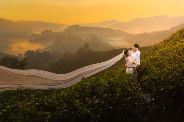 Photograph Pore Ooi Couple Together on One Eyeland