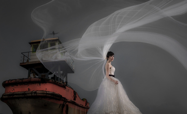 Photograph Pore Ooi Brides Alone on One Eyeland