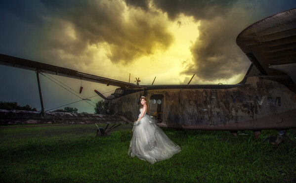 Photograph Pore Ooi Brides Alone on One Eyeland
