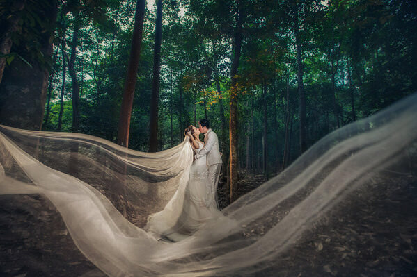 Photograph Pore Ooi Couple Together on One Eyeland