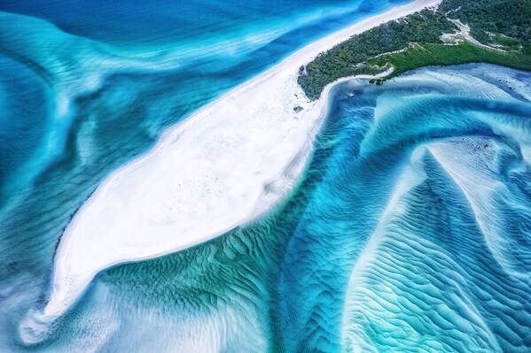 Photograph Wataru Aoki Artistic Wave on One Eyeland