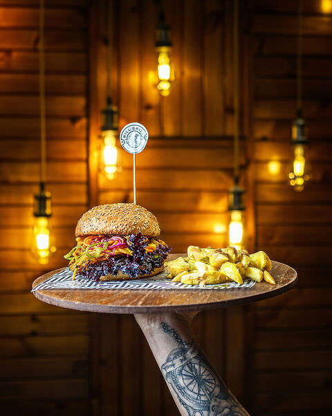 Photograph Mohamad Ali Alsafi Burger on One Eyeland