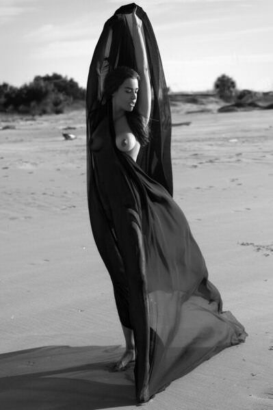 Photograph Roberto Manetta Beauty And The Wind on One Eyeland
