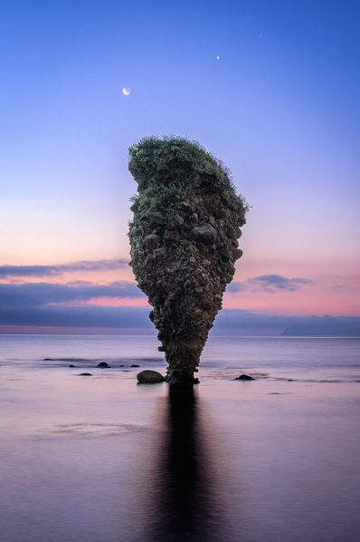 Photograph Yuusei Nagahata Moon And Strange Rocks on One Eyeland