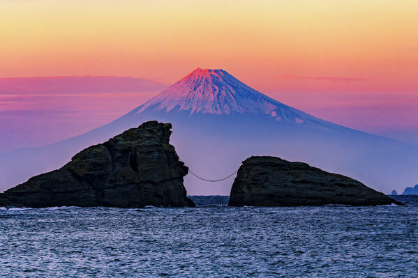 Photograph Naoya Yoshida Smiling Mt Fuji on One Eyeland