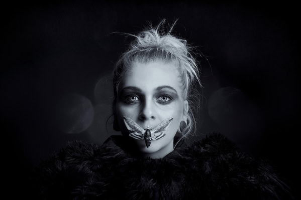 Photograph Cedric Brion Studio Clavicule Pics Silence on One Eyeland