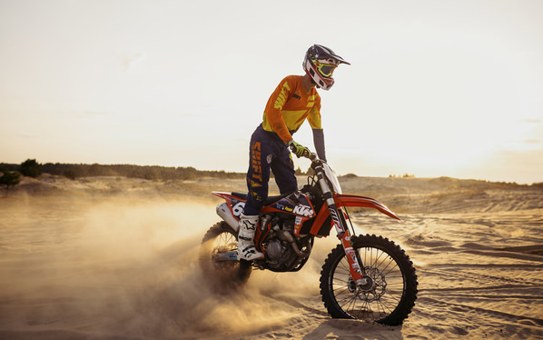 Photograph Maks Kuzin Moto on One Eyeland