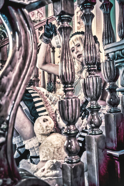 Photograph Danduka Yasuo Alice on One Eyeland