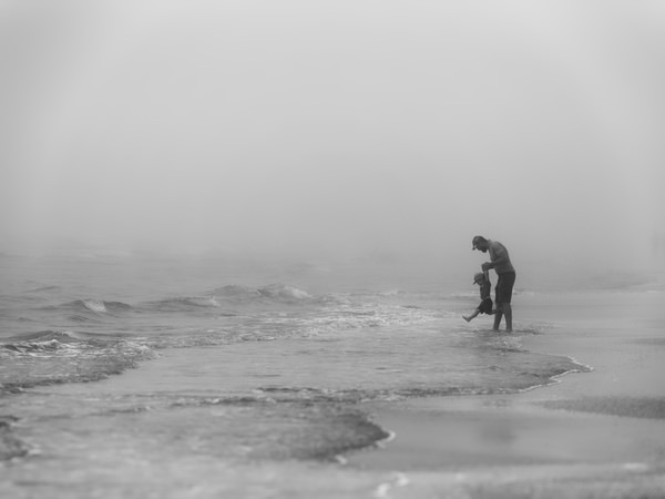 Photograph Marius Surleac Fatherhood on One Eyeland