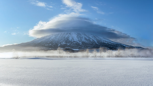 Photograph Yuusei Nagahata The Beauty Of Cloud And Fog on One Eyeland
