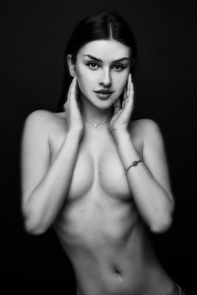 Photograph Martin Krystynek Sensual Beauty on One Eyeland