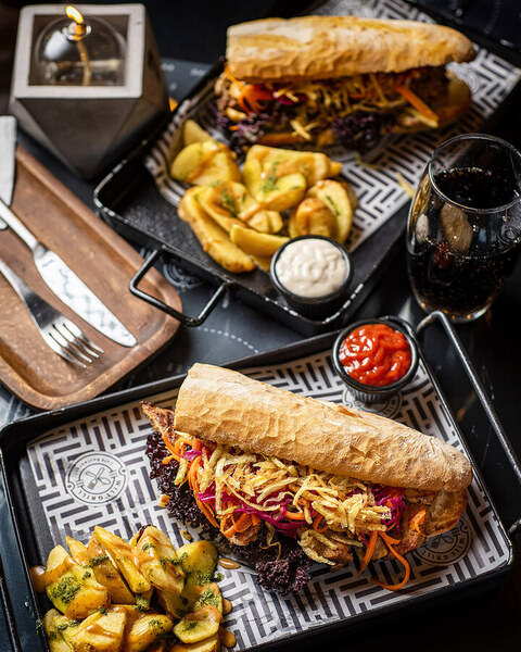 Photograph Mohamad Ali Alsafi Willsandwich on One Eyeland