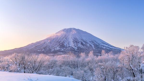 Photograph Yuusei Nagahata Snow Scene Dyed In The Morning Sun on One Eyeland