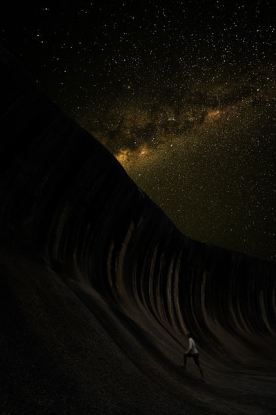 Photograph Graham Earnshaw Wave To Eternity on One Eyeland