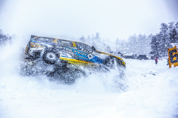Photograph Jari Kohonen Snowy Rolling on One Eyeland