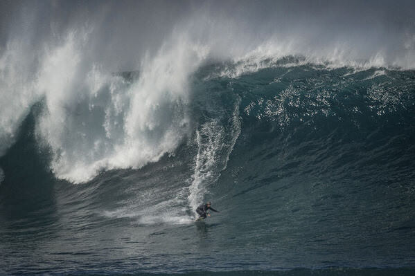 Photograph Steve Turner Extreme Position on One Eyeland