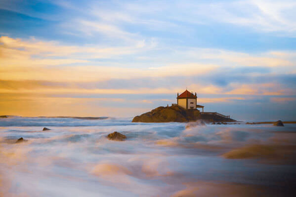 Photograph Fernando Tavares Capela Senhor Da Pedra on One Eyeland