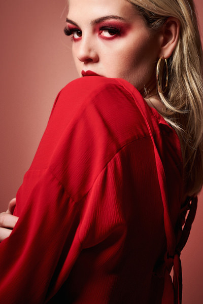 Photograph Euan Anderson Bethany on One Eyeland