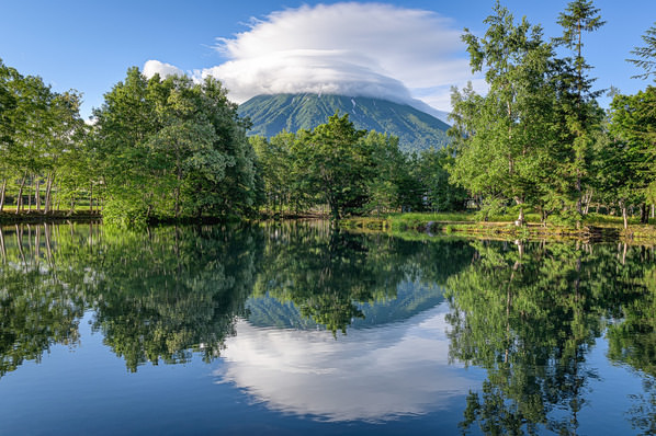 Photograph Yuusei Nagahata Dynamic Clouds on One Eyeland