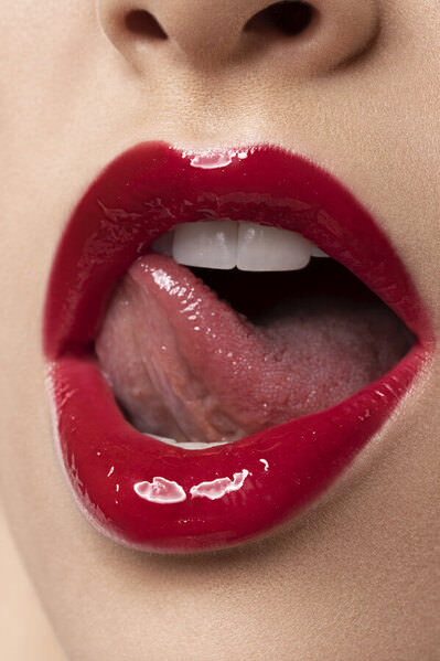 Photograph Sebastien Ouvrard Veronika on One Eyeland