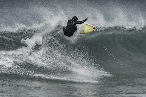 Photograph Steve Turner High Flyer on One Eyeland