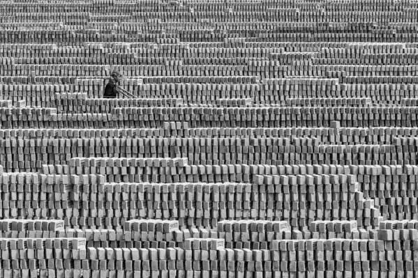 Photograph Azim Khan Ronnie Brick Workers on One Eyeland