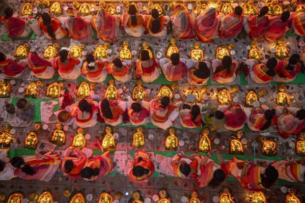Photograph Azim Khan Ronnie Devotees on One Eyeland