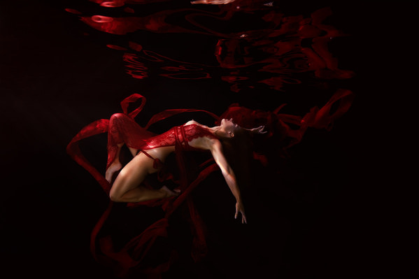 Photograph Stephan Ernst Beauty In Red on One Eyeland