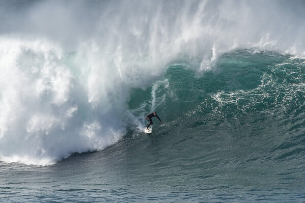 Photograph Steve Turner First Of The Big Swells on One Eyeland