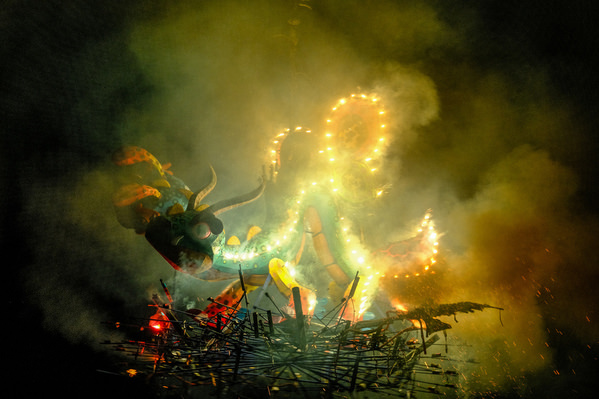 Photograph Antonio Flores El Monstruo Del Infierno on One Eyeland