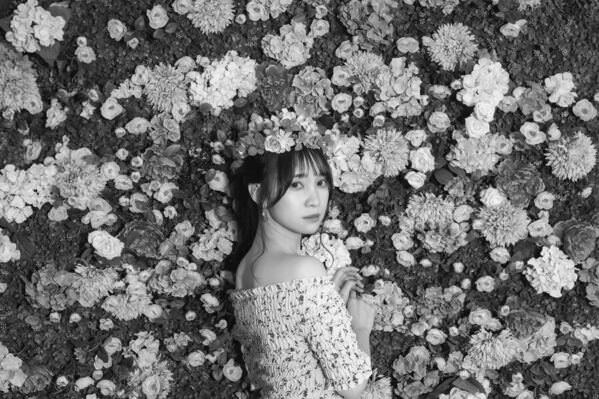 Photograph Setsuna Kurouzu Flower Wall on One Eyeland