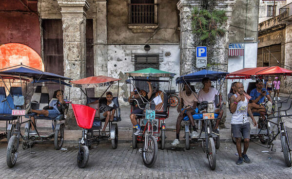Photograph Viet Van Tran Waiting For Custommers on One Eyeland