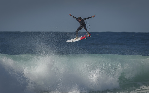 Photograph Steve Turner Sky Surfing on One Eyeland