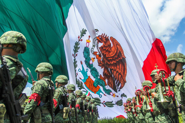 Photograph Nayeli Miranda Honores A La Bandera on One Eyeland