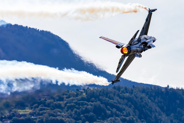 Photograph Claude Bossel F16 Afterburner on One Eyeland