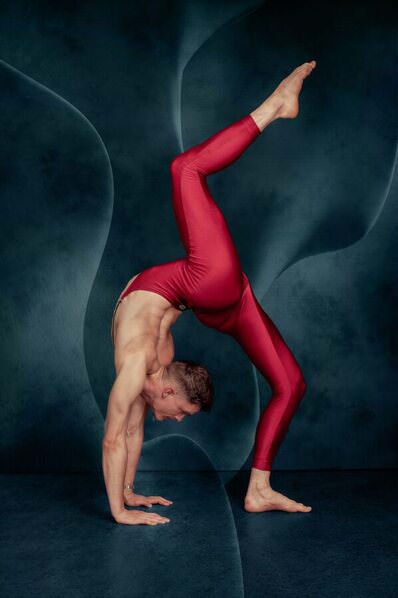 Photograph Henk Veldhuizen Contortion on One Eyeland
