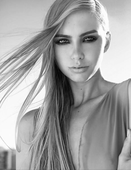 Photograph Jorge Duva Raelyn on One Eyeland
