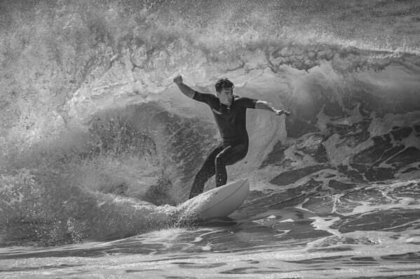 Photograph Steve Turner Shorebreak on One Eyeland