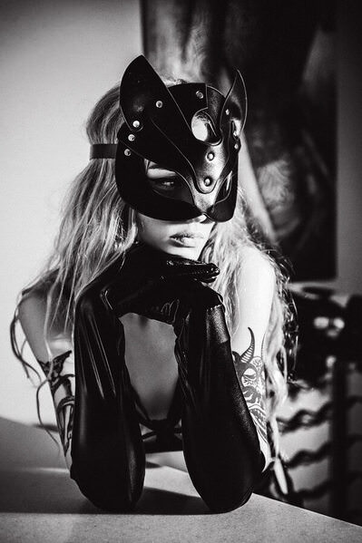 Photograph Ruslan Bolgov Miss Kitty on One Eyeland